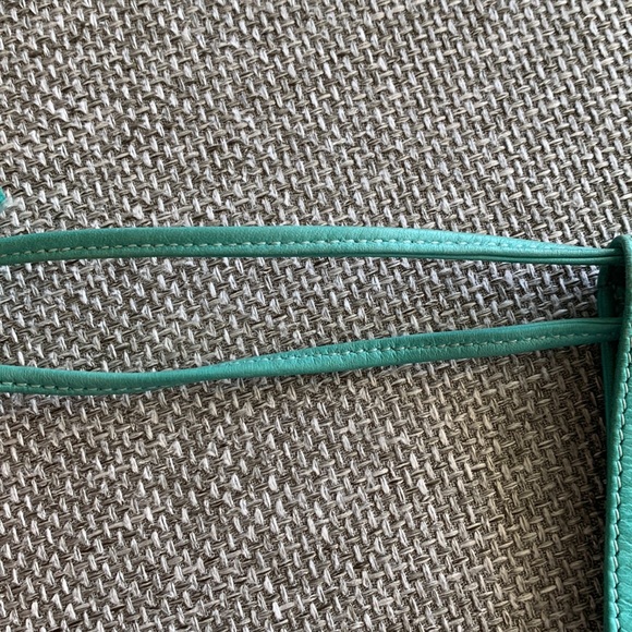 M0851 | Clutch/Wristlet - Picture 10 of 13